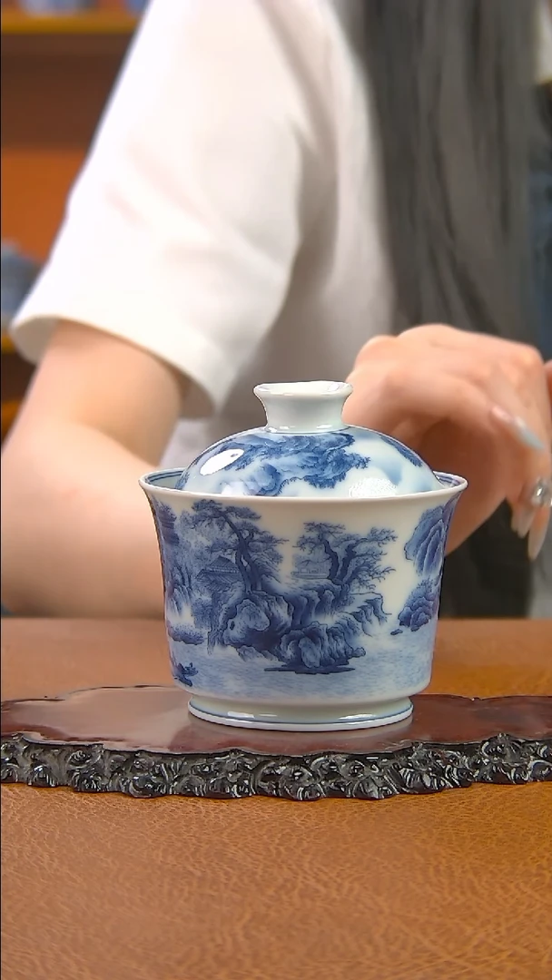 景德镇手工青花山水盖碗