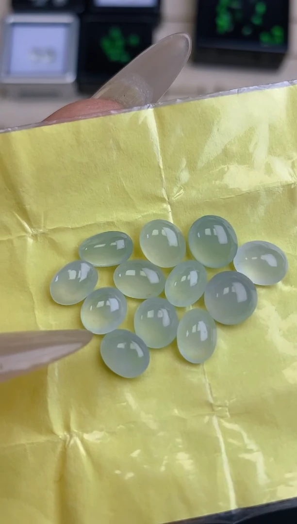 定制翡翠未镶嵌天然翡翠蛋面24