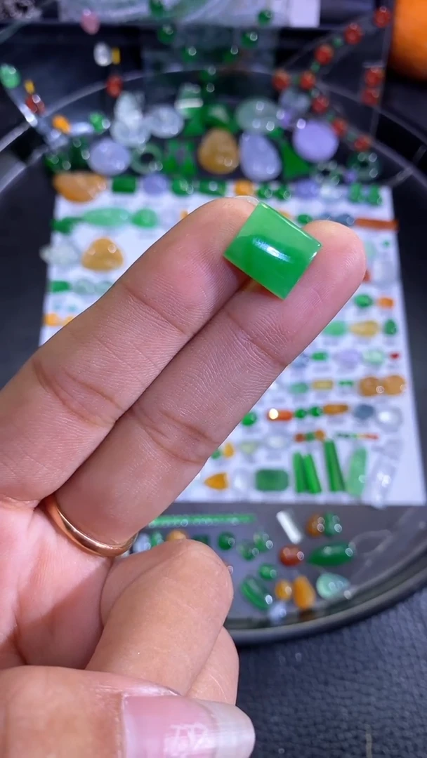 未镶嵌挂件翡翠牌