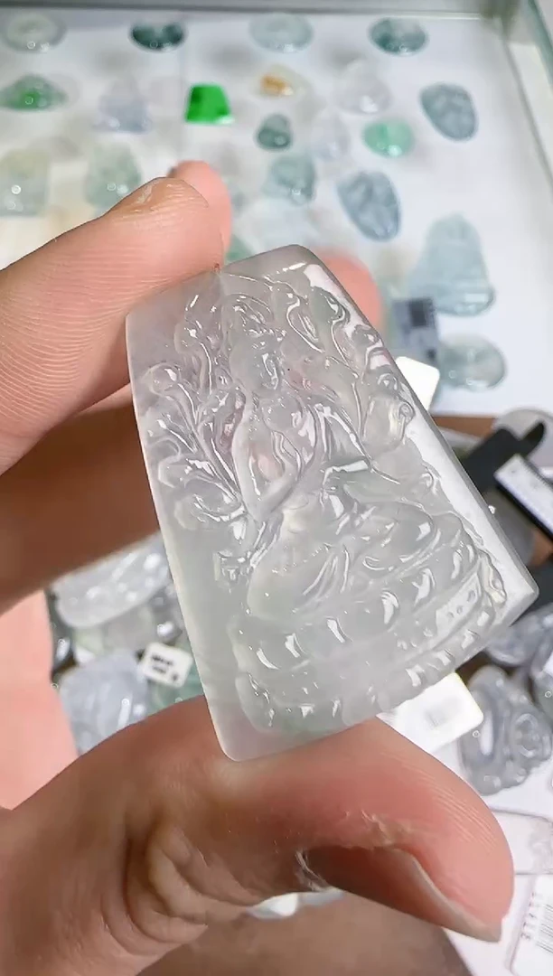 【闪购商品】翡翠吊坠(不含链)未镶嵌千手