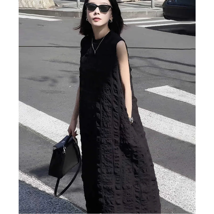 法式气质圆领无袖背心连衣裙女2025超火新款宽松高端精致黑色长裙