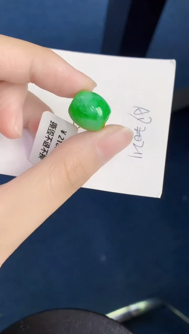 翡翠未镶嵌颈饰天然翡翠緬甸A貨