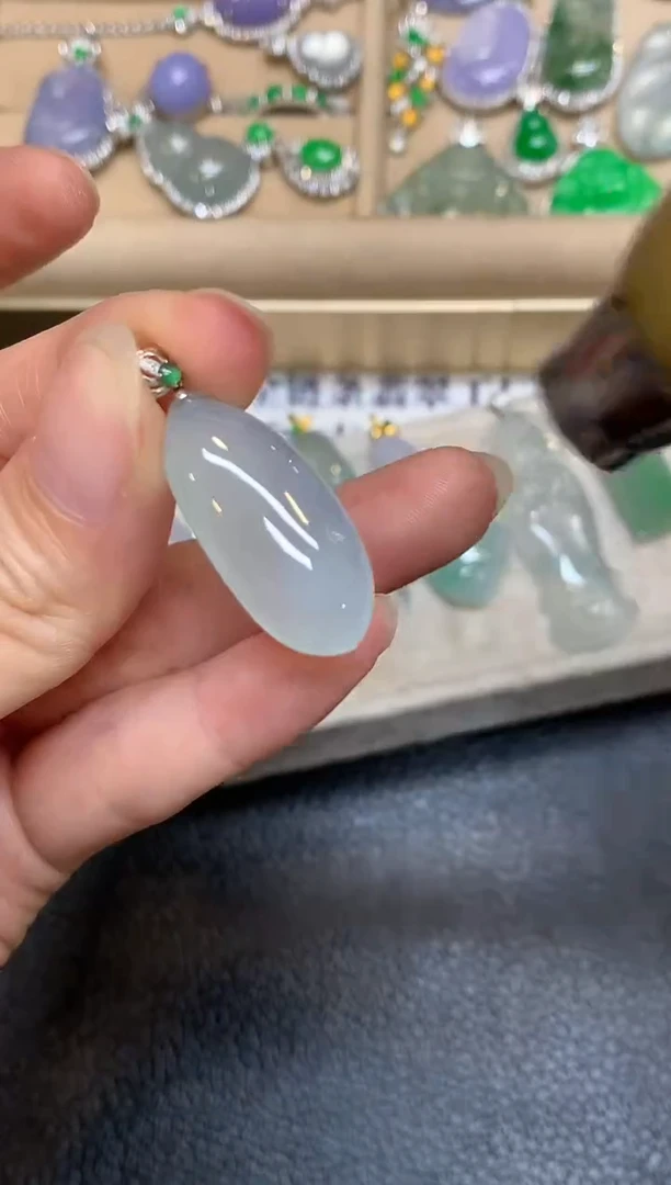 颈饰18K金镶嵌翡翠24小时鉴赏期】福瓜【无服务费