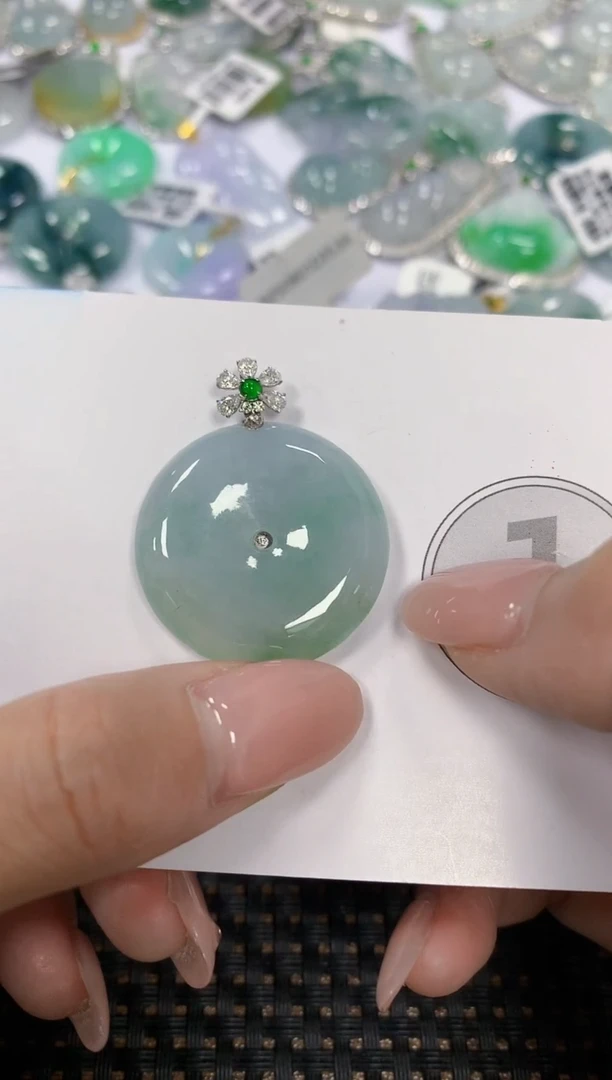 颈饰18K金镶嵌翡翠天然翡翠A货  百元以上9米证书费自理