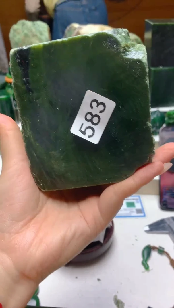 未镶嵌和田玉（碧玉）珠宝半成品0