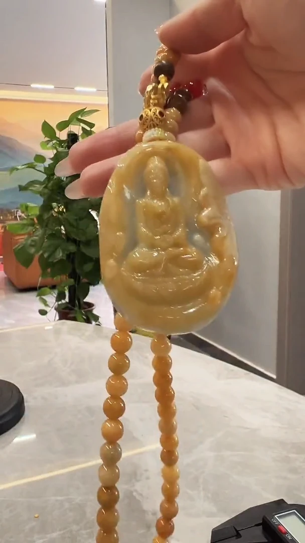 翡翠未镶嵌颈饰观音