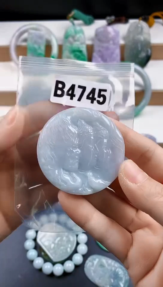 颈饰未镶嵌翡翠天然翡翠吊坠挂件