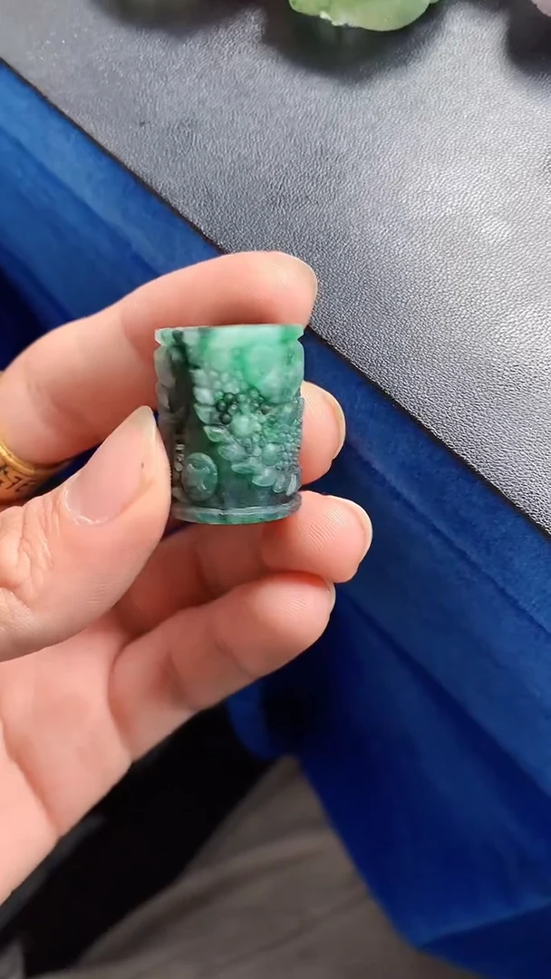 颈饰未镶嵌翡翠天然A货翡翠