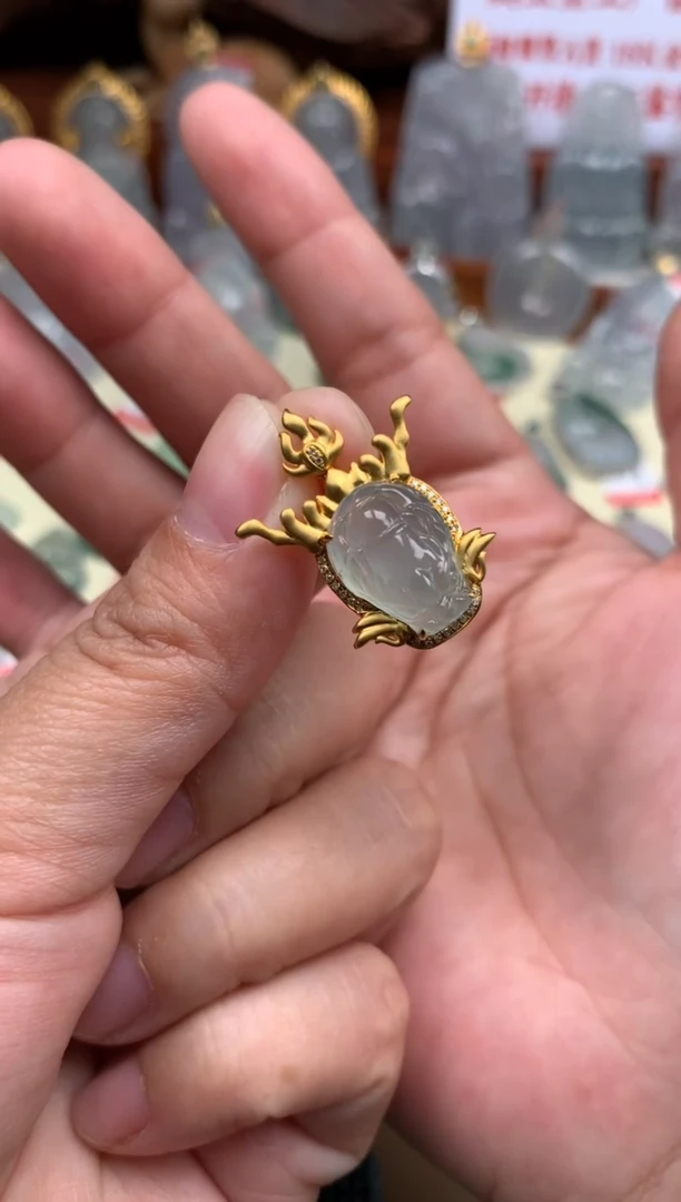 【闪购商品】翡翠颈饰18K金镶嵌龙头