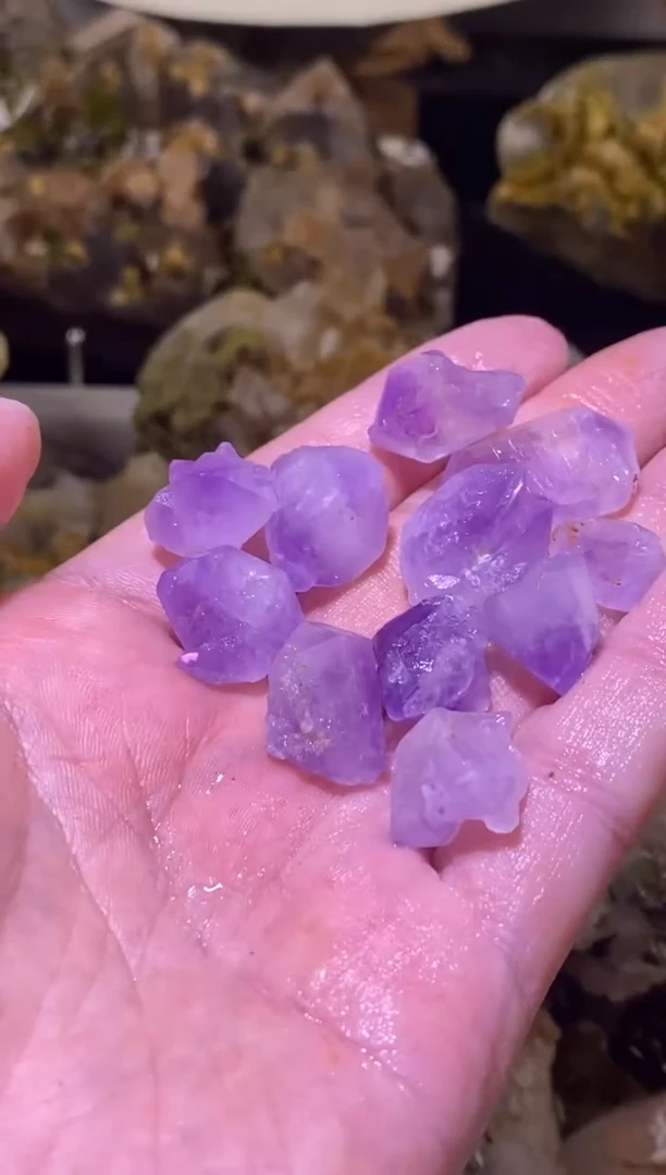 未镶嵌珠宝半成品水晶噬****?紫水晶