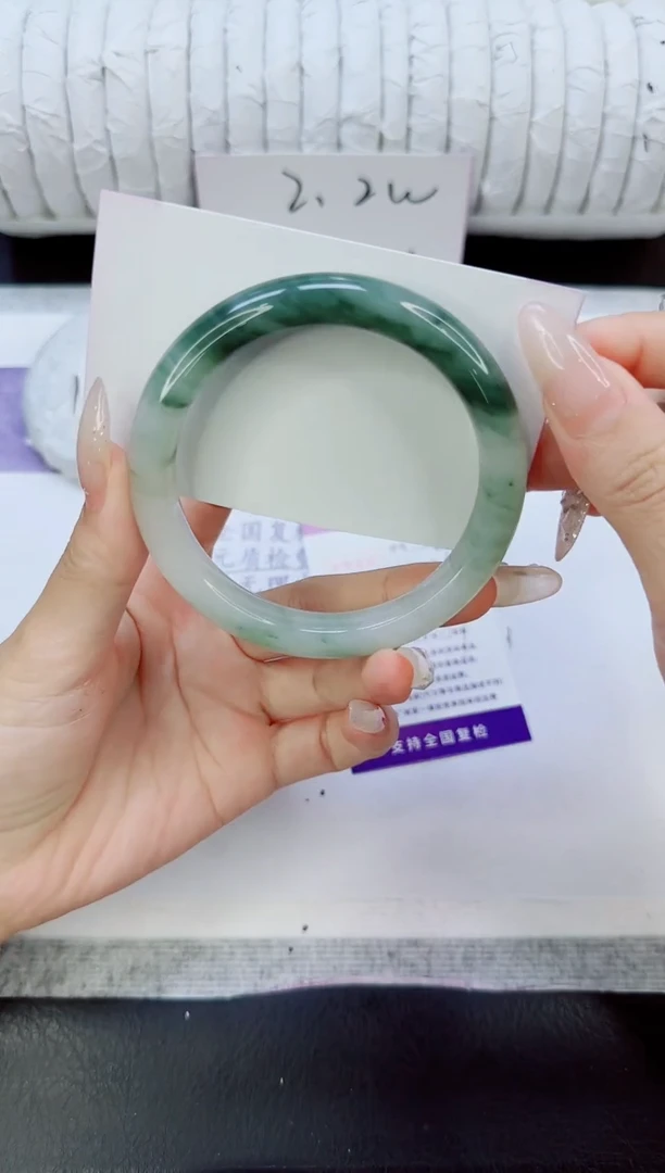 未镶嵌手镯石英质玉165/59.6