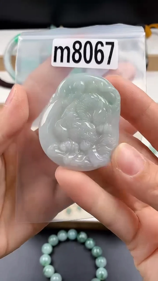 颈饰未镶嵌翡翠天然翡翠吊坠挂件