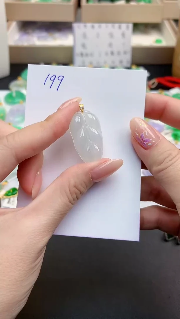 颈饰18K金镶嵌翡翠天然缅甸A货翡翠