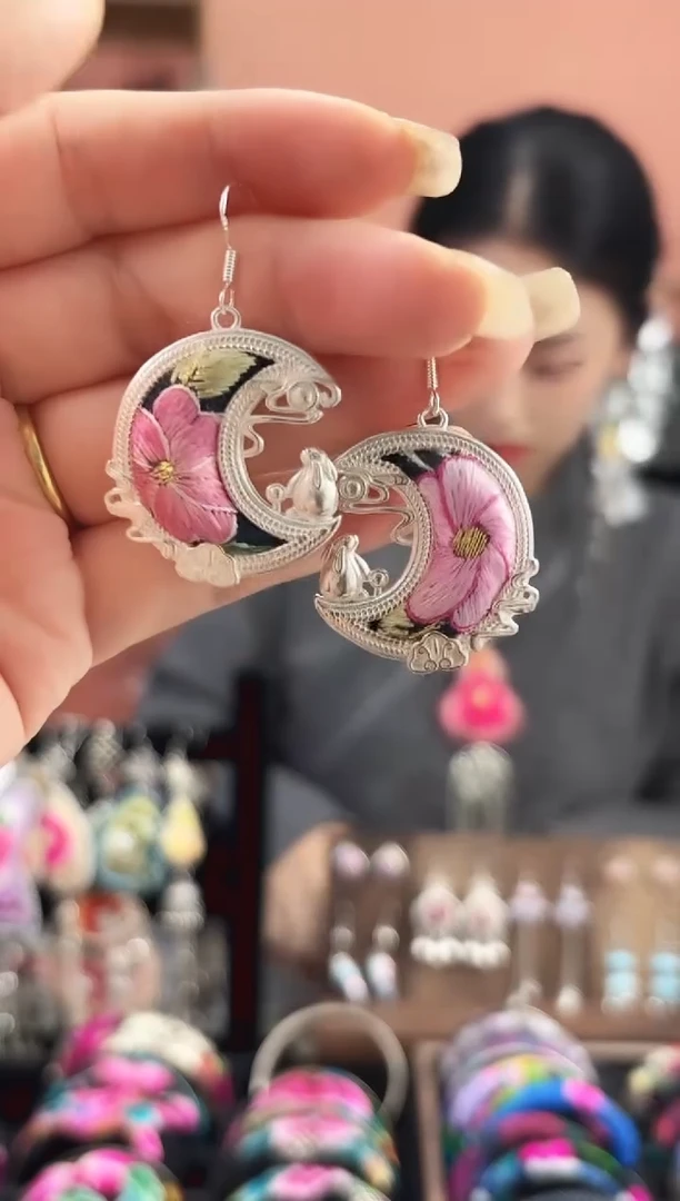 织绣艺枝独绣手工饰品11