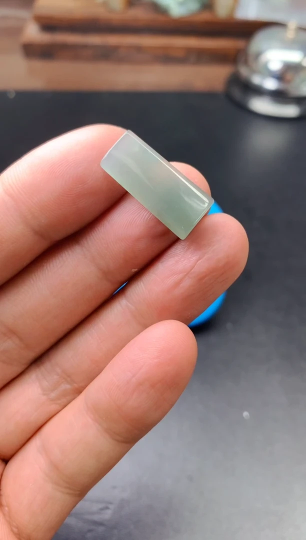 颈饰未镶嵌翡翠?****見料子