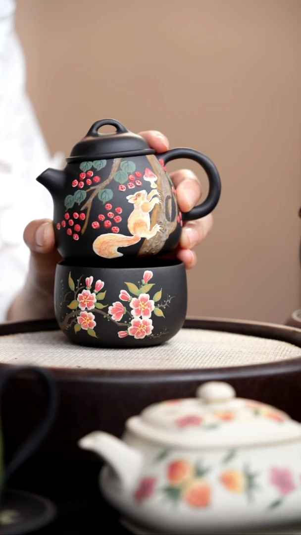 茶壶紫砂云雾天青小秦权泥绘松鼠+杯009