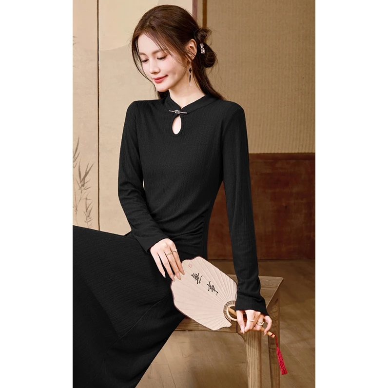 度卡奴新中式国风连衣裙女秋季2025新款复古盘扣抽褶收腰显瘦长裙