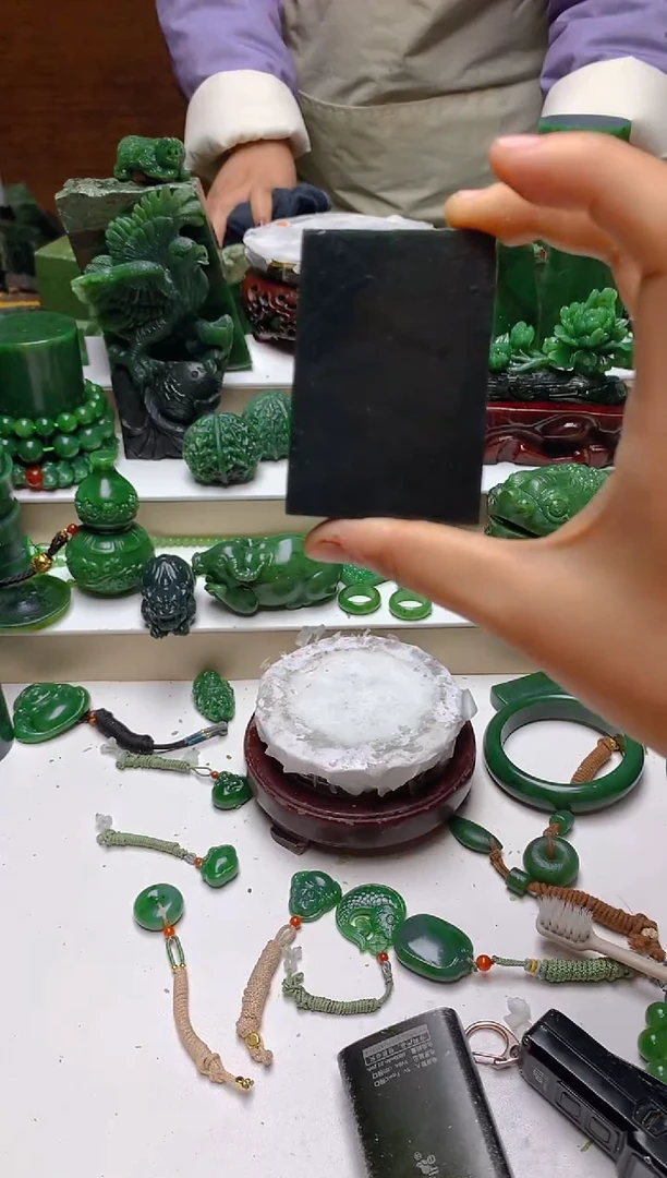 未镶嵌和田玉（青玉）摆件1随机发货·1