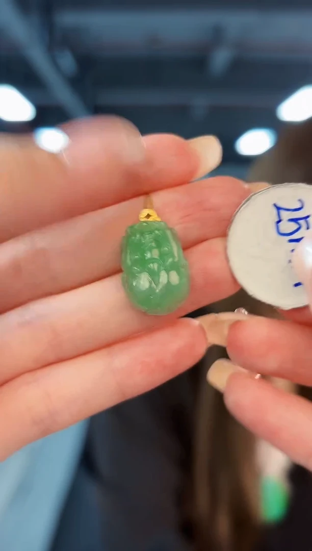 翡翠18K金镶嵌颈饰缅料A货/支持复检/一件
