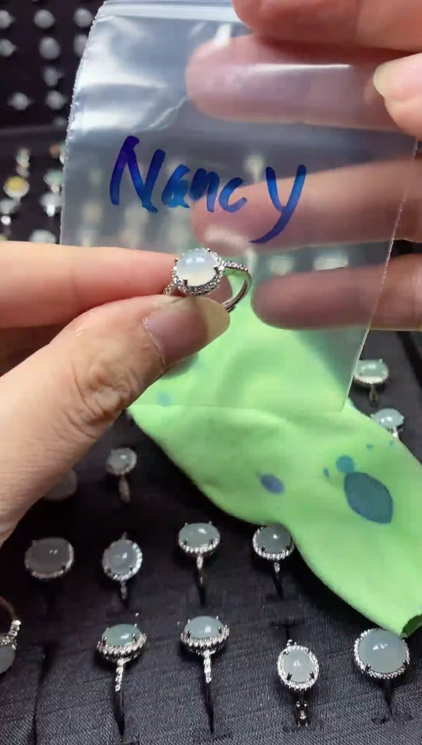 未镶嵌戒指翡翠N****?翡翠戒指