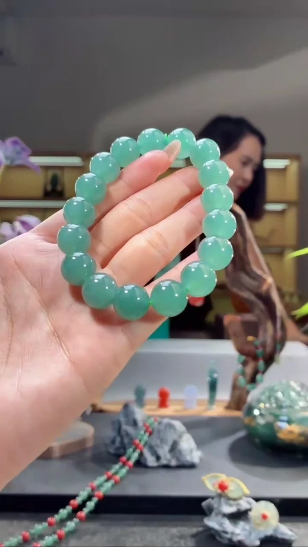 未镶嵌手串翡翠手串（多样性发其一）