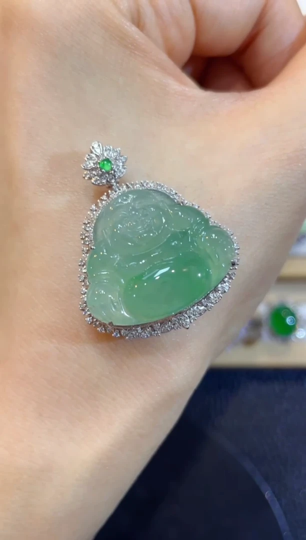 吊坠(不含链)18K金镶嵌翡翠团购66