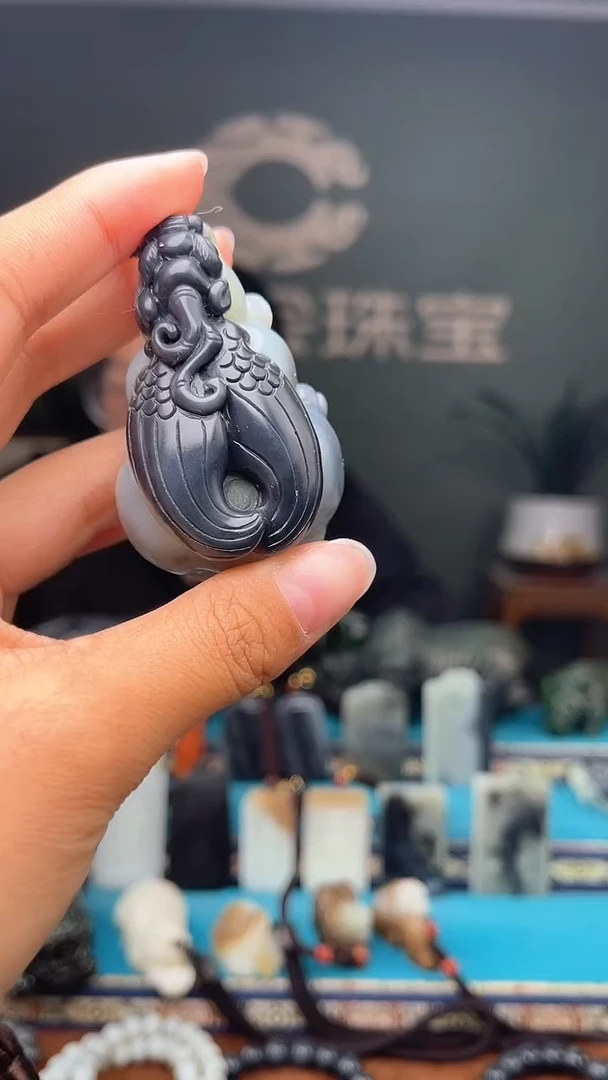 未镶嵌和田玉挂件1