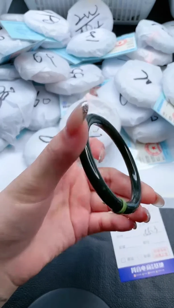 【闪购商品】和田玉手镯未镶嵌14V111-55