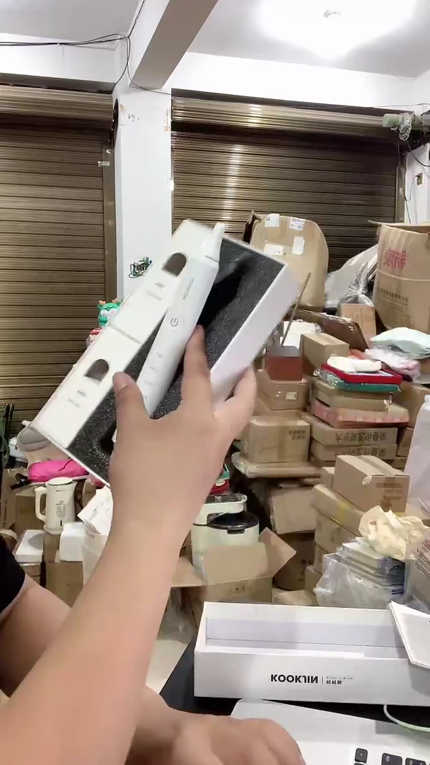 塑料福利特价电动牙刷白色