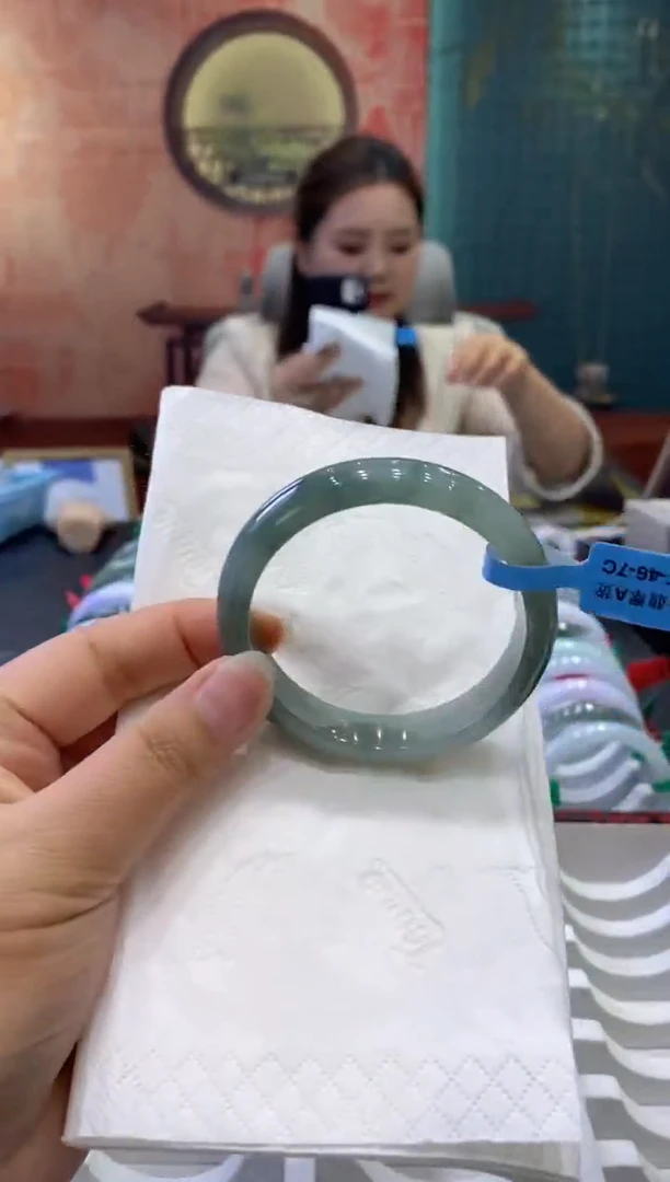【闪购商品】翡翠手镯未镶嵌多人000170