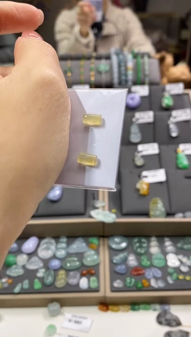 颈饰未镶嵌翡翠无事柱1对