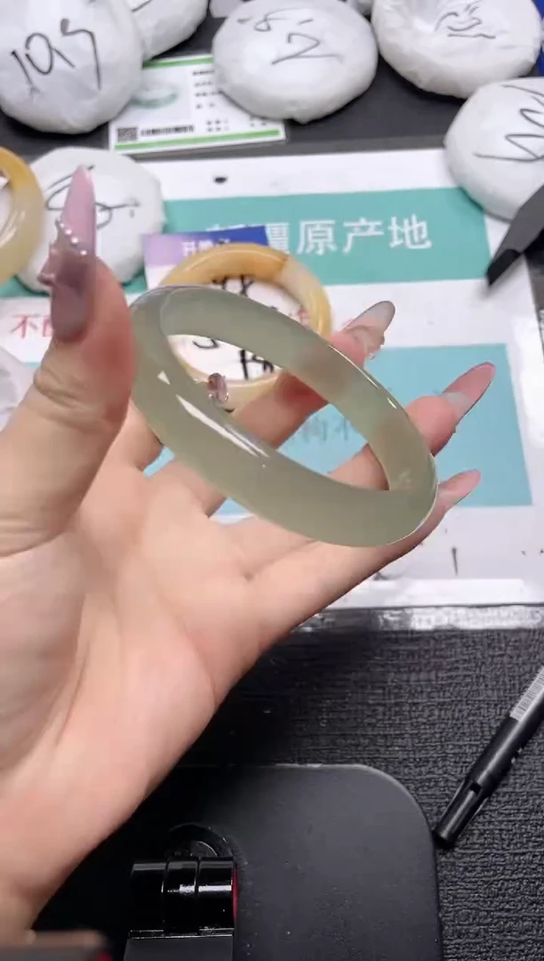 未镶嵌手镯石英质玉49-64