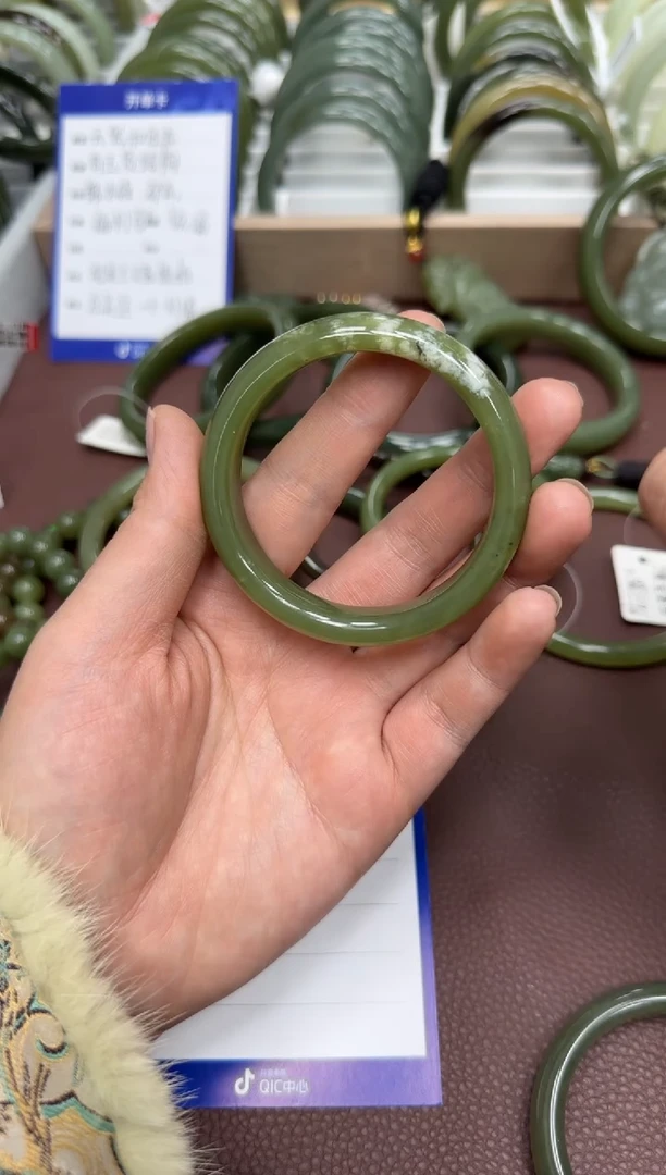 【闪购商品】和田玉手镯未镶嵌53.9天然和田玉有天然结构