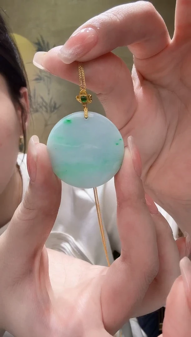 翡翠未镶嵌颈饰吊坠