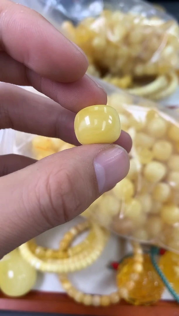 【闪购商品】琥珀裸石未镶嵌单珠