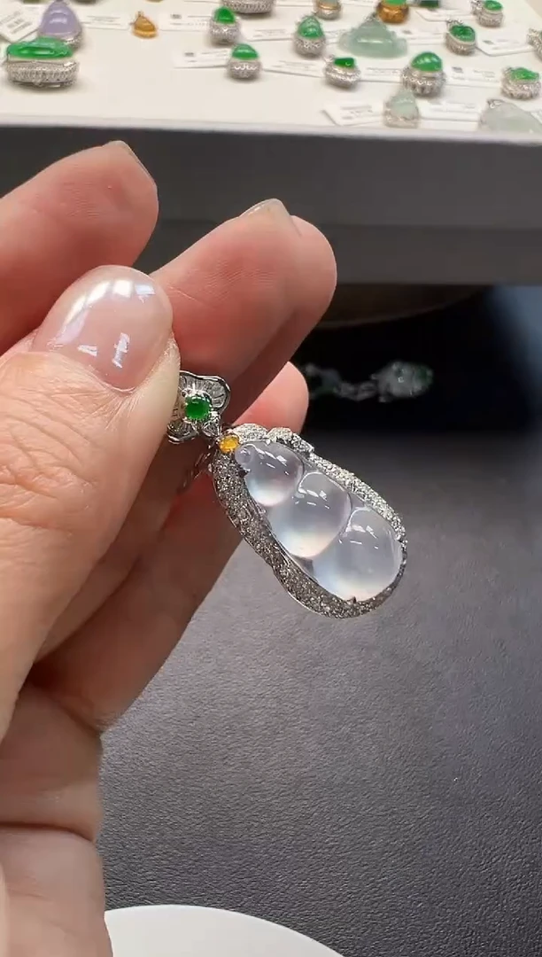 颈饰18K金镶嵌翡翠KXZ1122-008