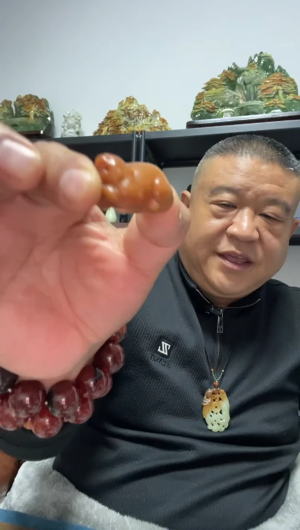 吊坠(赠链)未镶嵌石英质玉貔貅吊坠