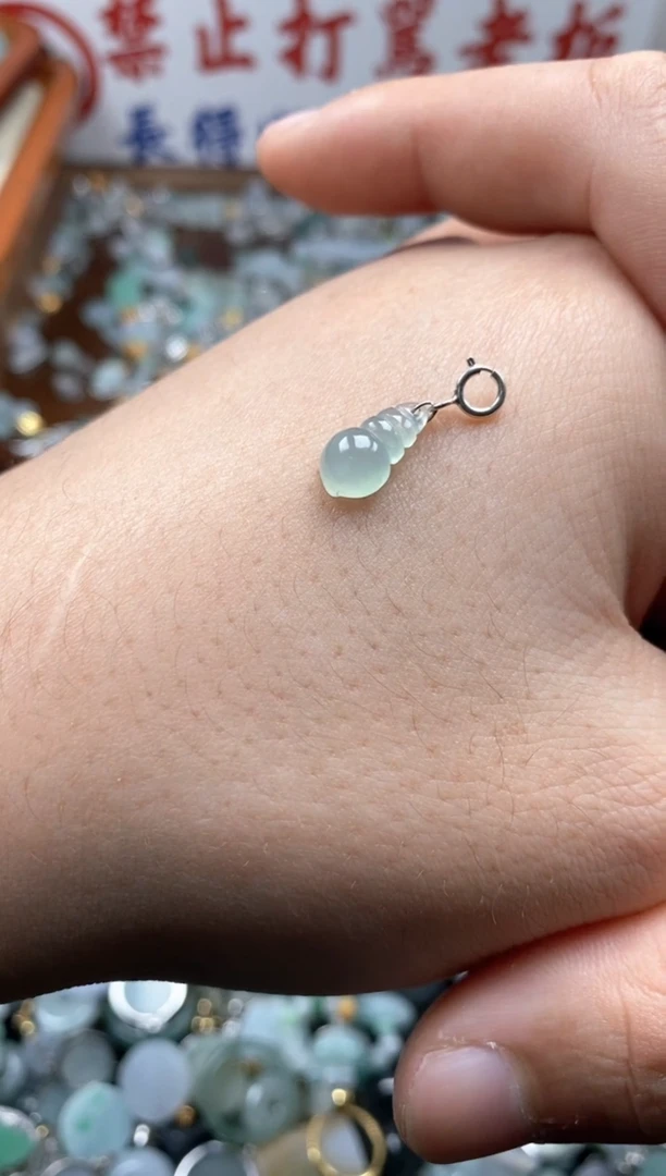 【闪购商品】翡翠颈饰未镶嵌哥哥