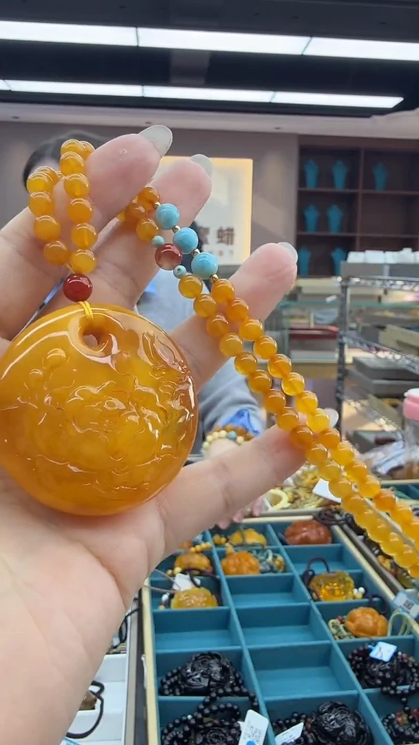 琥珀颈饰未镶嵌209秒拍号 假一罚三