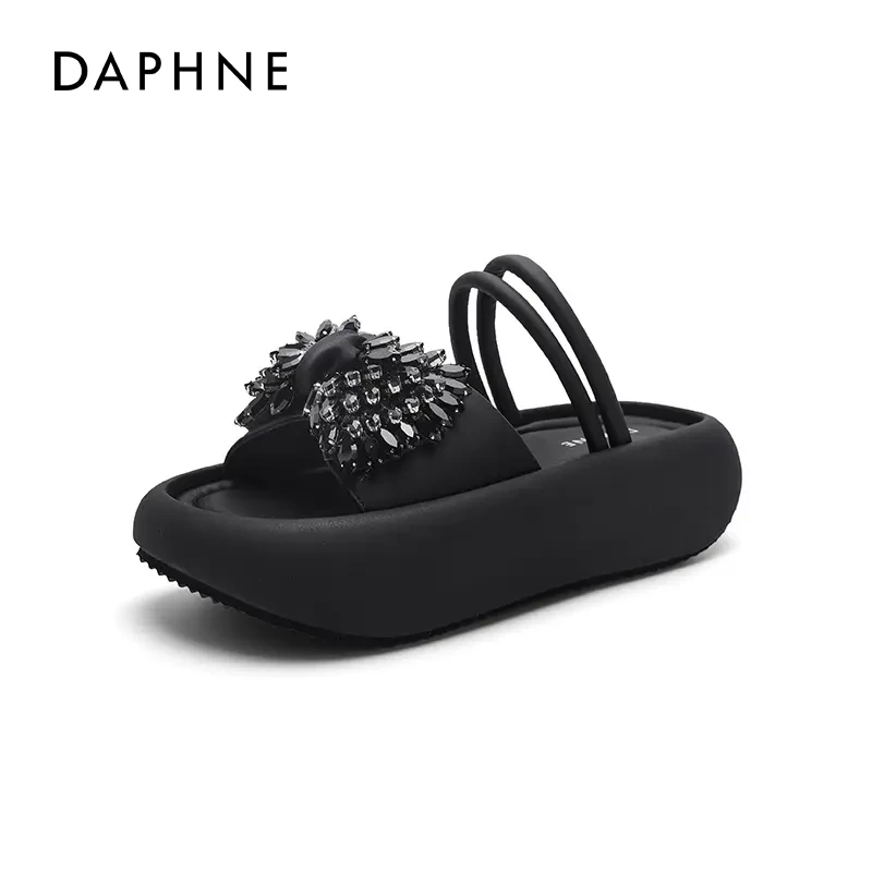 达芙妮2025夏季新款厚底水钻透气高跟时尚一字拖蝴蝶结松糕底凉鞋