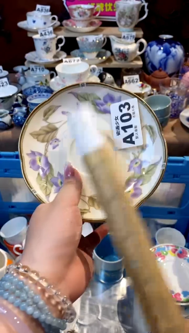 瓷片哈哈哈哈哈哈h***n哈哈哈哈哈哈哈