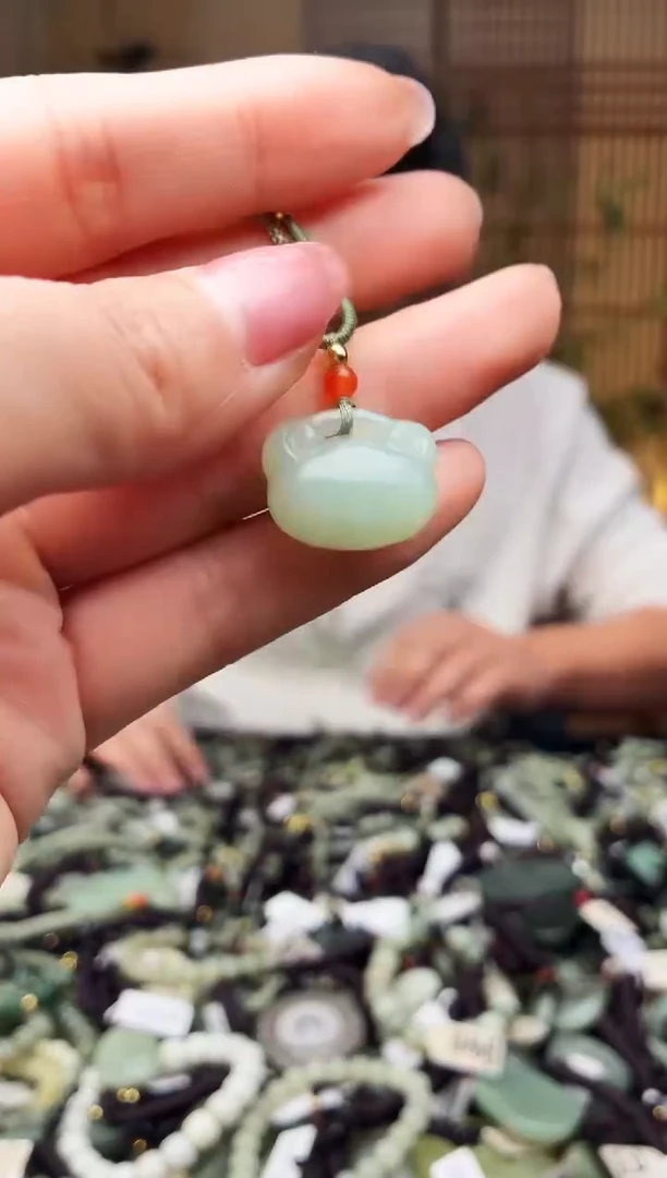 颈饰未镶嵌和田玉多样性发货，拍一发一