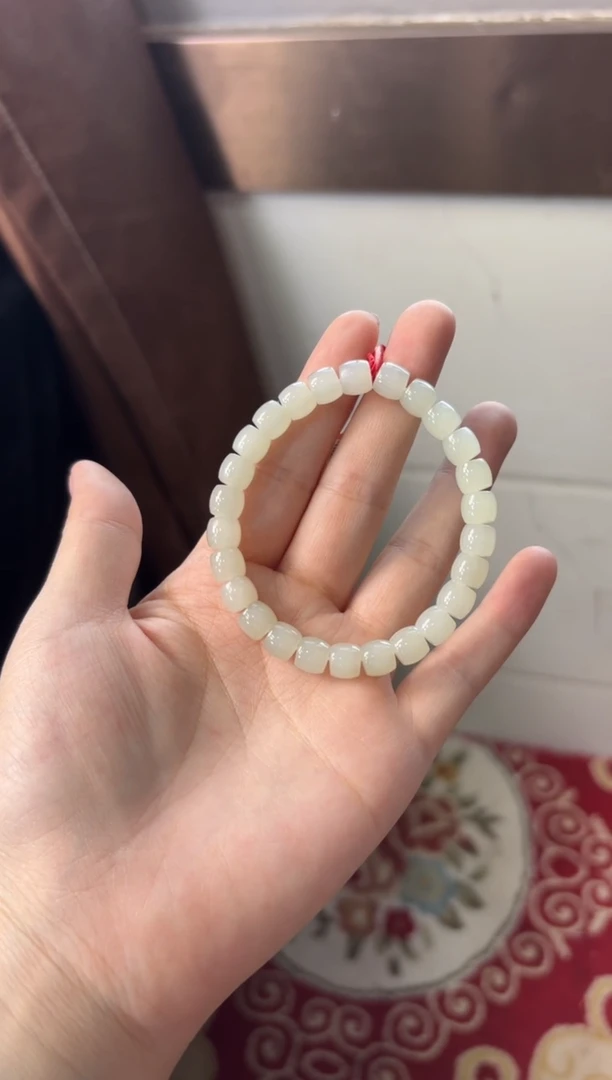 【闪购商品】和田玉手串未镶嵌于田微色差卡8直切