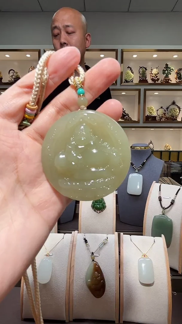 和田玉未镶嵌颈饰苏