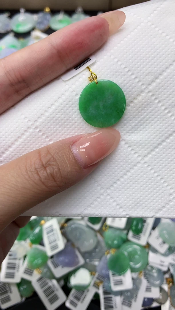 颈饰18K金镶嵌翡翠11111111111