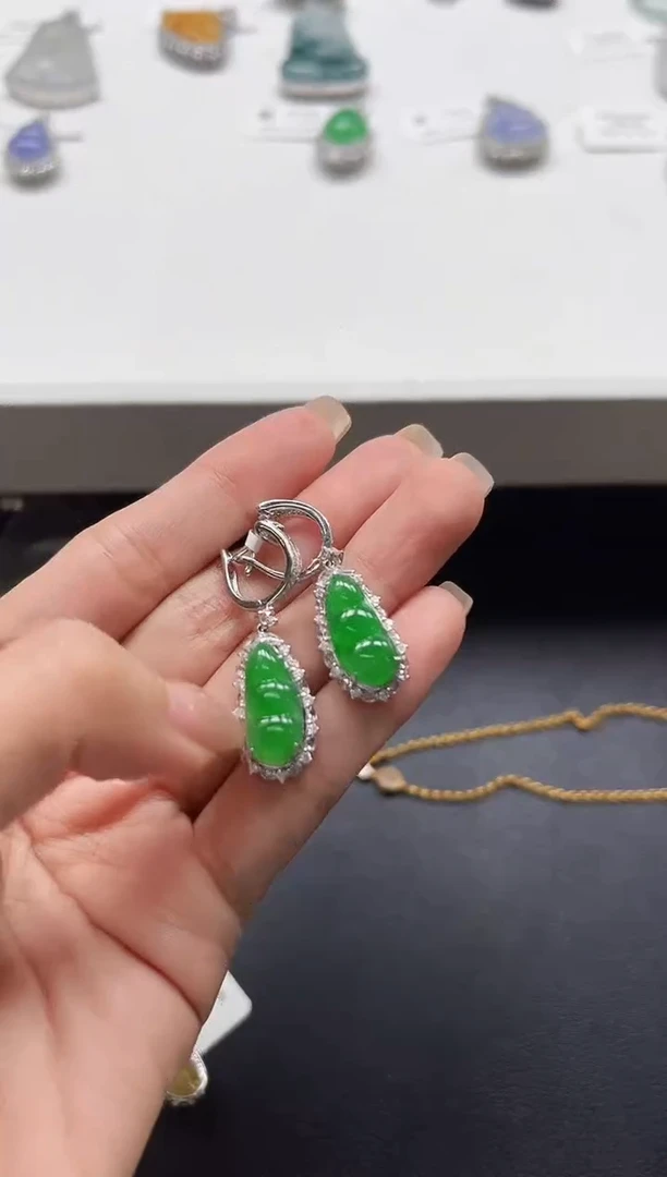 18K金镶嵌翡翠耳饰KGJH1115-007