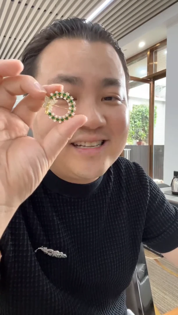 翡翠挂件未镶嵌胸针