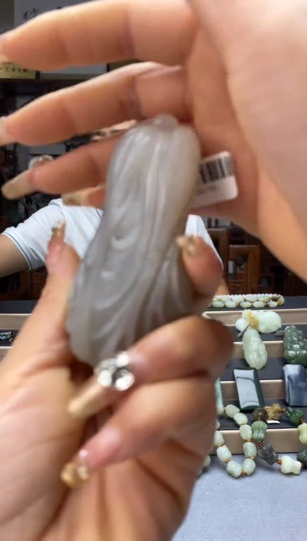 未镶嵌和田玉挂件粉紫白菜