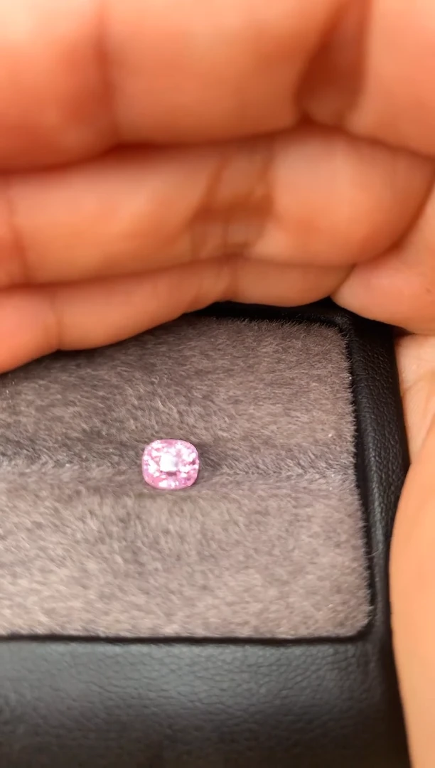 未镶嵌裸石定制尖晶石枕型 樱花色调 1.13ct