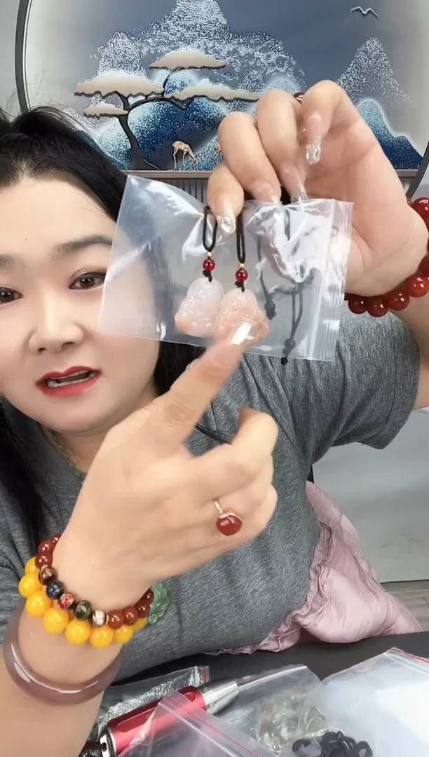 石英质玉桃花酿小粉佛公未镶嵌桃花酿小粉佛公